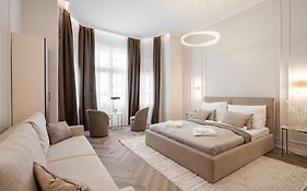 A20 - Boutique Apartment Best Location, By Bqa